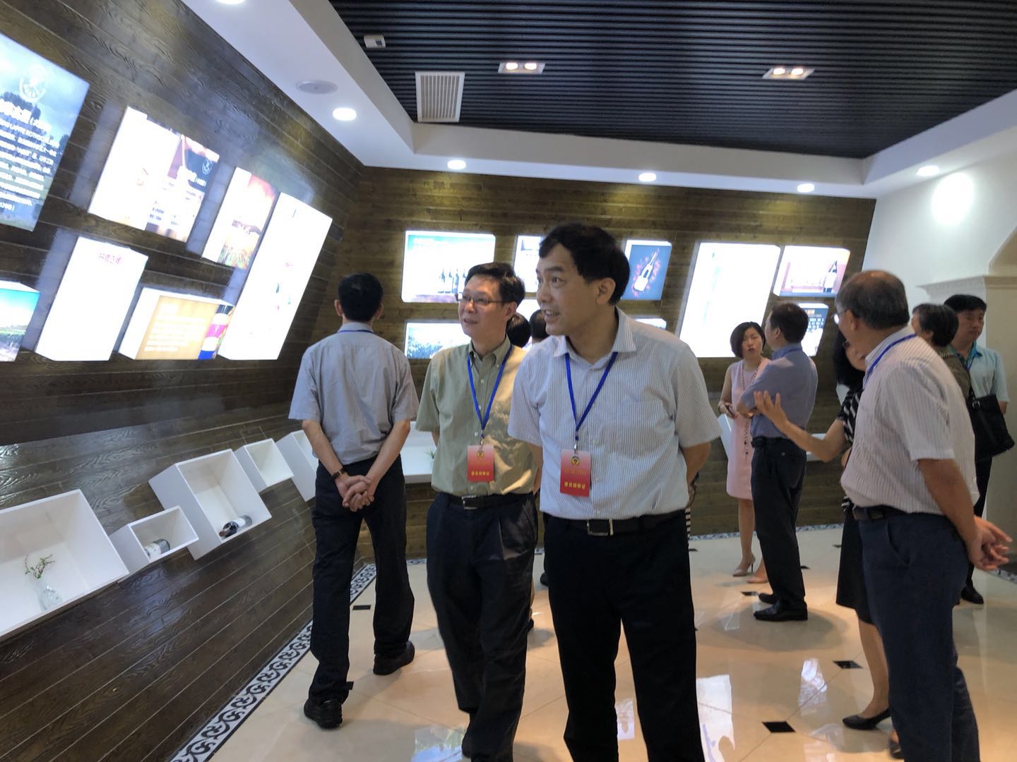 首页 专委会工作 经建委 陈永裕副主席在总结讲话时表示,此次视察是市